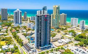 Modern 1 Brm Apartment With Pool Close To Beach