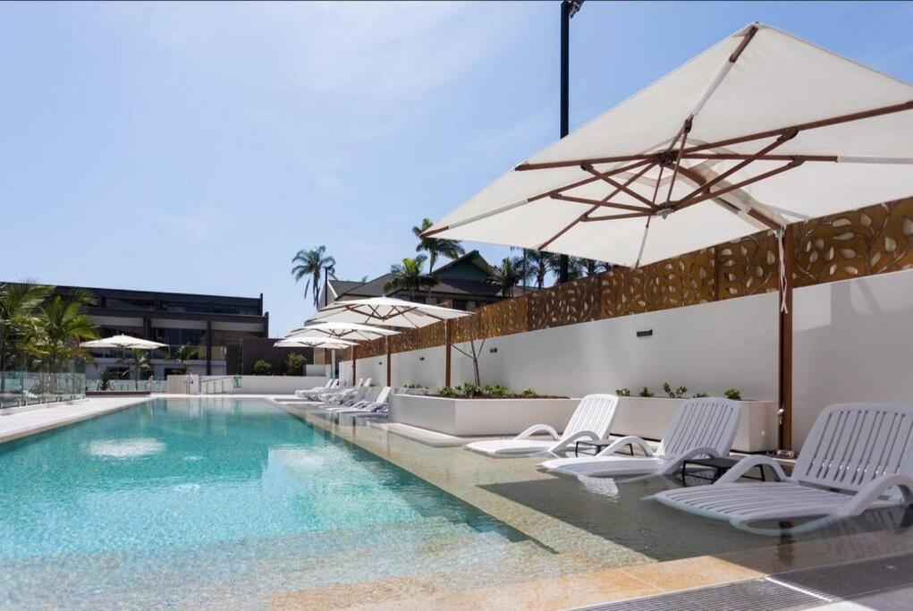 Modern 1 Brm Apartment With Pool Close To Beach Gold Coast Exterior photo